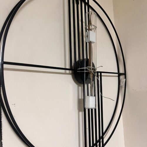 שעון קיר בצבע שחור משולב עם זהב