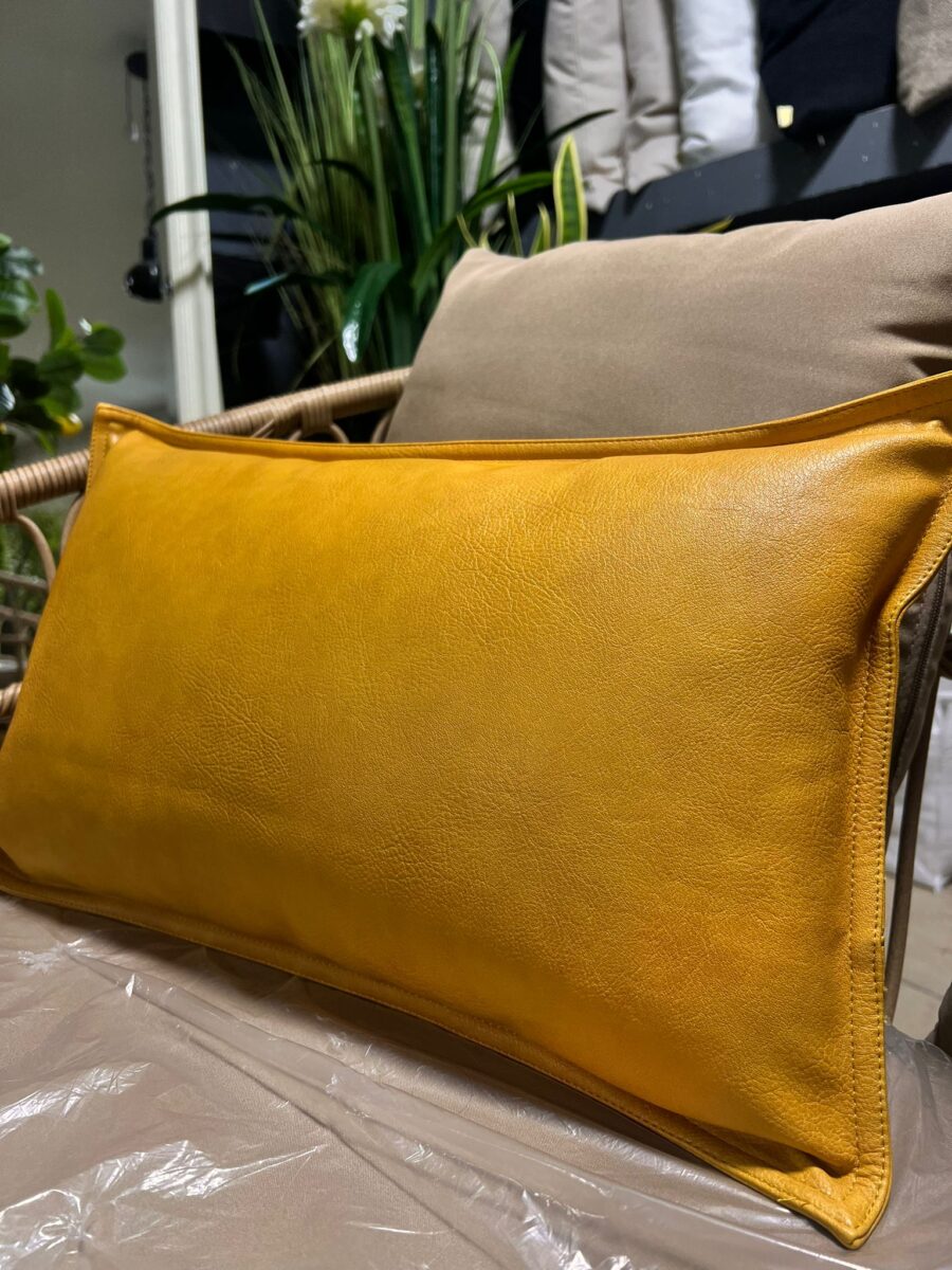 כריות נוי ארוכות מדימוי עור . – תמונה 3