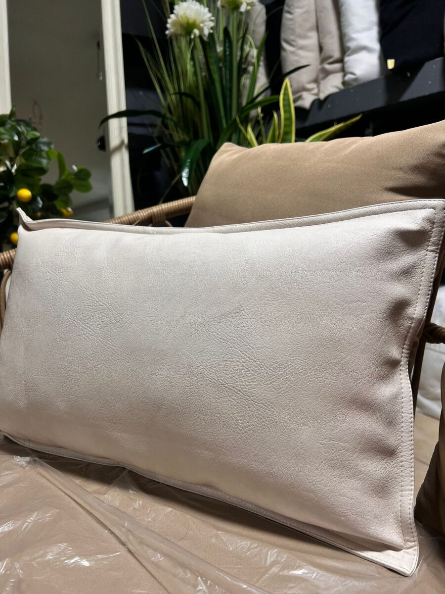 כריות נוי ארוכות מדימוי עור . – תמונה 2